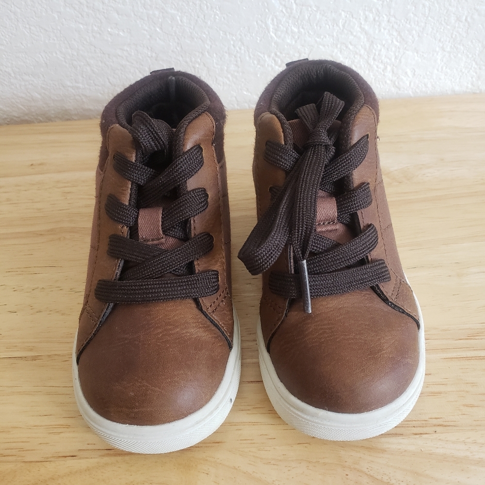 8c Carter's brown boots